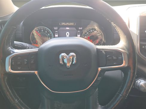 Used 2019 RAM 1500 Laramie image 18