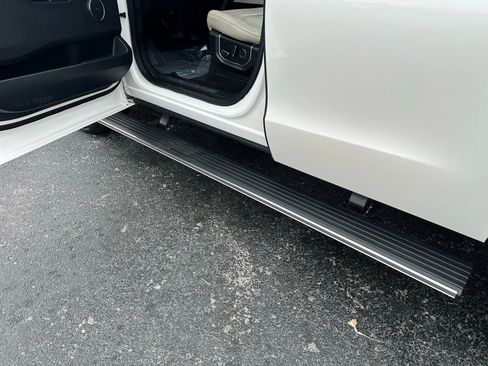 Used 2018 Ford Expedition Platinum image 19