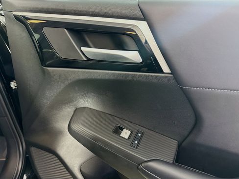 Used 2023 Mitsubishi Outlander SE image 31