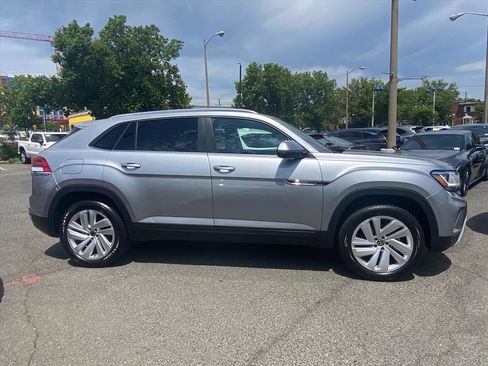 Certified 2023 Volkswagen Atlas Cross Sport SE w/ Panoramic Sunroof Package AWD/4WD image 2