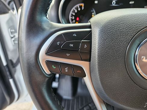 Used 2022 Jeep Grand Cherokee Laredo X AWD/4WD image 19
