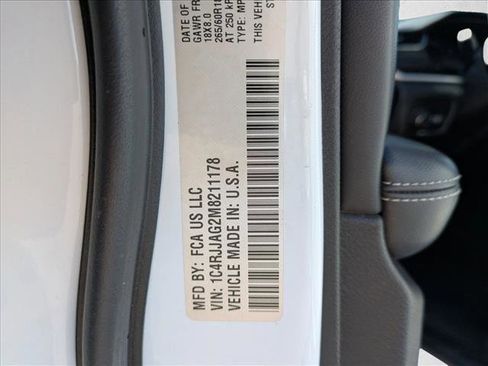 Used 2021 Jeep Grand Cherokee L Laredo w/ Luxury Tech Group I image 24