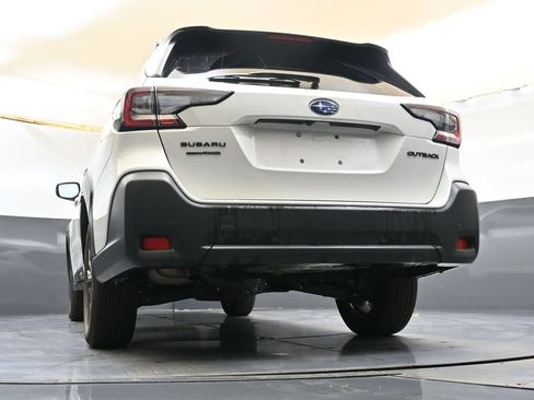 Certified 2025 Subaru Outback Onyx Edition AWD/4WD image 32