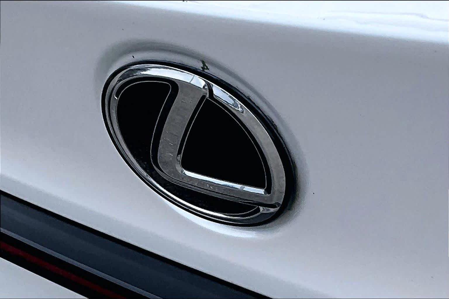 Used 2023 Lexus IS 300 w/ Comfort Package RWD image 31