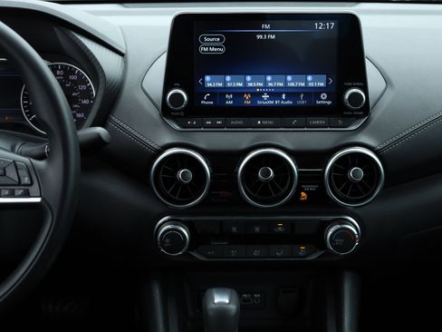 Used 2024 Nissan Sentra SV image 9