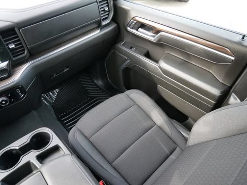 Used 2025 Chevrolet Silverado 1500 LT AWD/4WD image 11