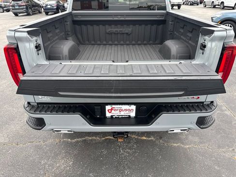 Used 2024 GMC Sierra 1500 AT4 w/ Technology Package AWD/4WD image 11