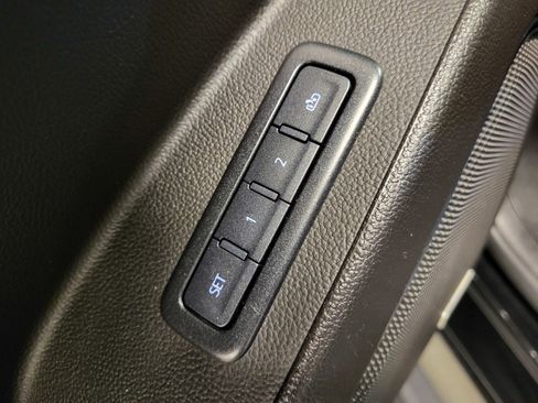 Used 2019 GMC Yukon Denali w/ Denali Ultimate Package image 13