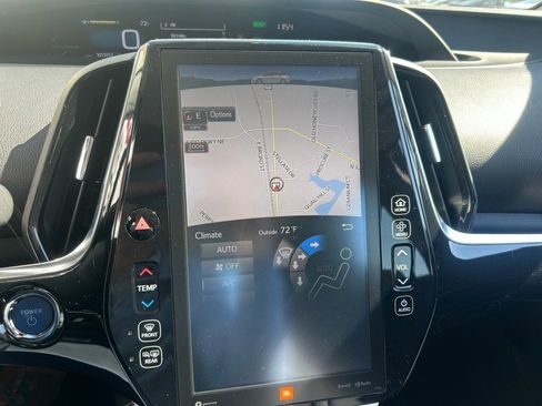 Used 2018 Toyota Prius Prime Premium image 14