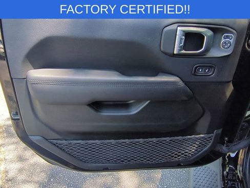 Used 2022 Jeep Wrangler Unlimited Sahara AWD/4WD image 12