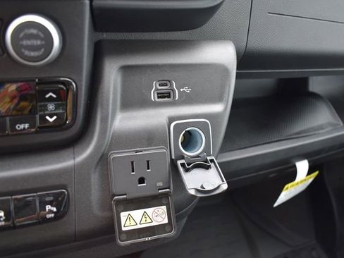 New 2025 RAM ProMaster 3500 w/ Cold Weather Group image 31