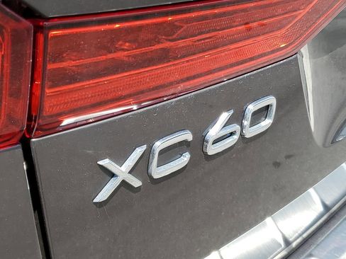 Certified 2023 Volvo XC60 B5 Core w/ Climate Package image 7