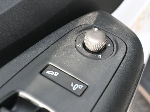 Used 2025 RAM ProMaster 2500 w/ Convenience Group image 9