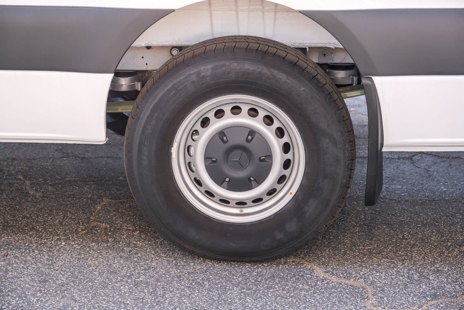 New 2025 Mercedes-Benz eSprinter 170 Cargo image 9