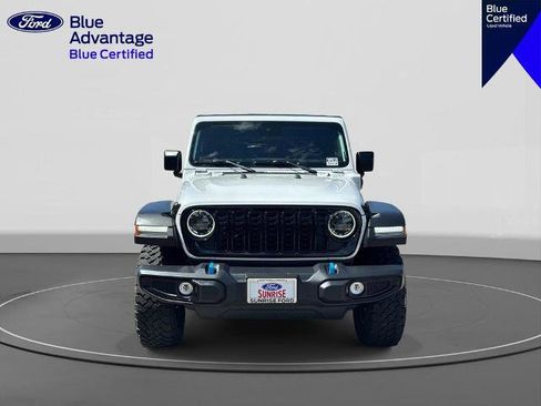 Used 2024 Jeep Wrangler Unlimited AWD/4WD image 3