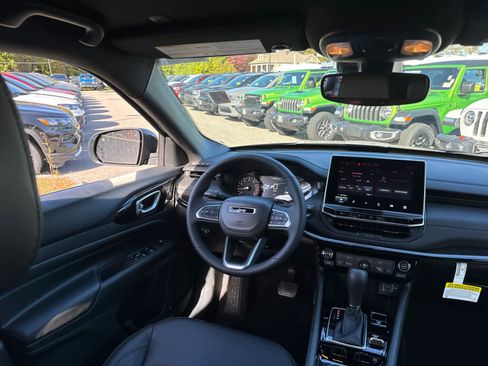 New 2026 Jeep Compass Limited image 34