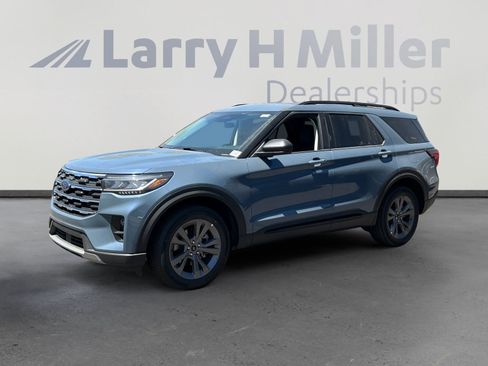 New 2026 Ford Explorer Active w/ Active Comfort Package AWD/4WD image 1