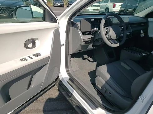 New 2025 Hyundai Ioniq 5 SEL image 12