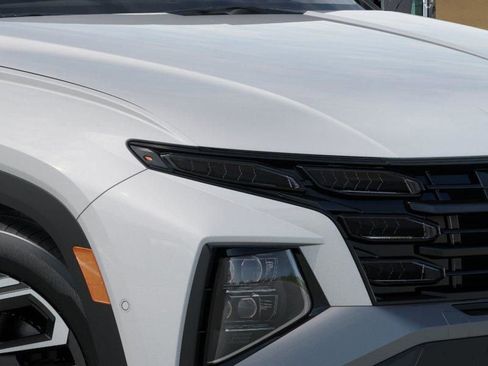 Used 2025 Hyundai Tucson Limited image 11