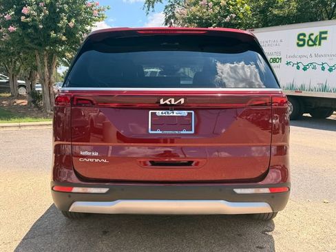 Certified 2024 Kia Carnival EX FWD image 7