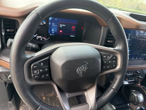 Used 2024 Ford Bronco Outer Banks image 10