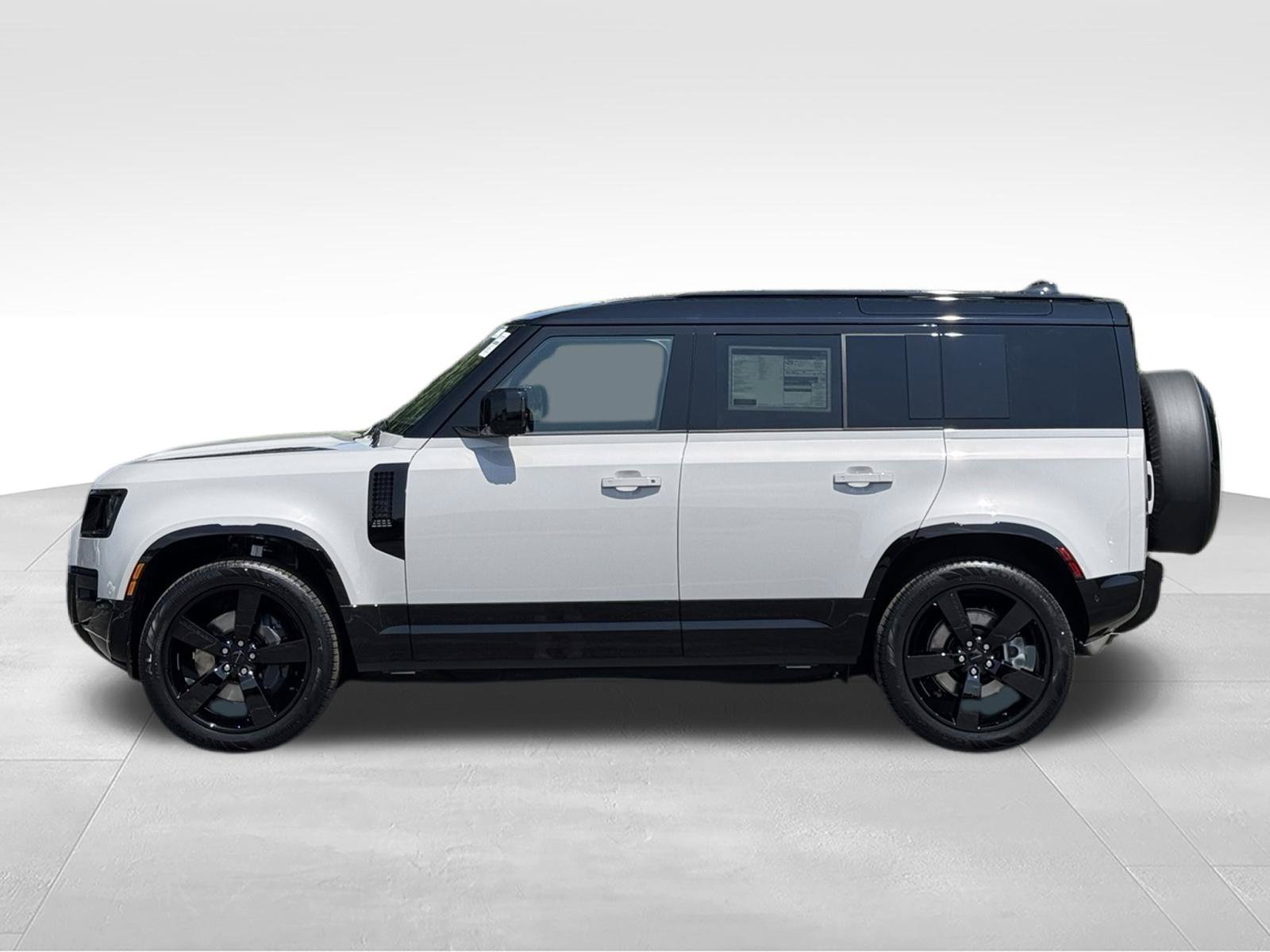 New 2026 Land Rover Defender 110 X-Dynamic SE AWD/4WD image 2