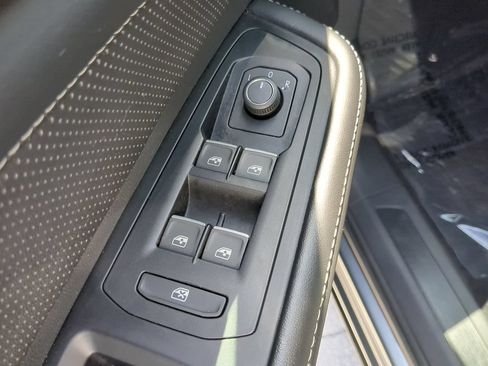 Used 2024 Volkswagen Atlas SE FWD image 19