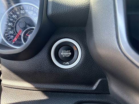 Used 2019 RAM 1500 Big Horn image 18