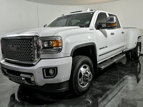 Used 2016 GMC Sierra 3500 Denali w/ Duramax Plus Package AWD/4WD image 5