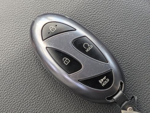 New 2025 Hyundai Elantra SEL image 32