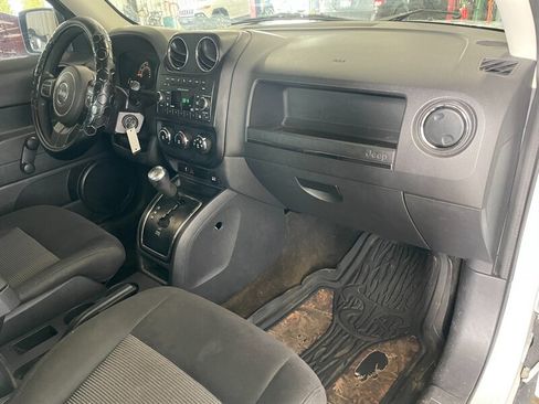 Used 2017 Jeep Patriot Sport FWD image 20