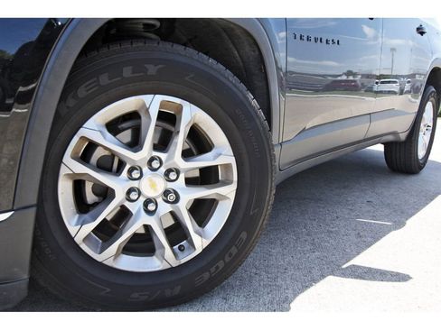 Used 2019 Chevrolet Traverse LT FWD image 28