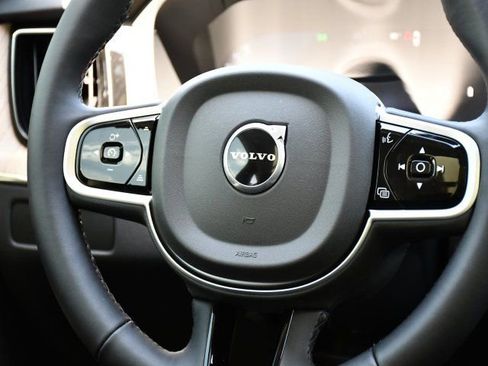 New 2026 Volvo XC60 B5 Plus w/ Protection Package Premier AWD/4WD image 20