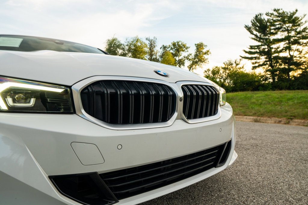 Certified 2023 BMW 330i xDrive Sedan w/ Premium Package AWD/4WD image 13