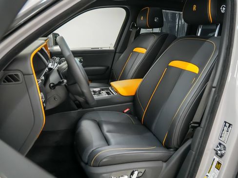 Used 2024 Rolls-Royce Cullinan Black Badge AWD/4WD image 5
