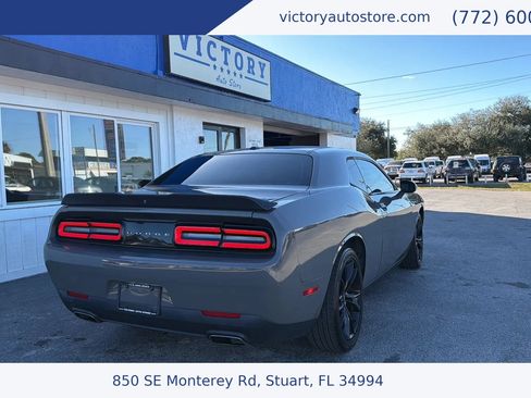 Used 2018 Dodge Challenger SXT w/ Blacktop Package image 7