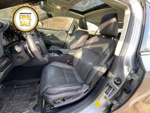 Certified 2025 Lexus ES 300h w/ Luxury Package image 10