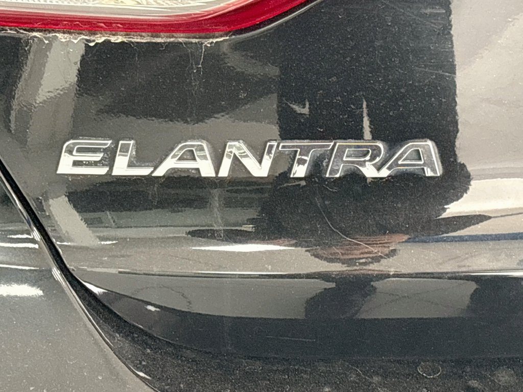 Used 2017 Hyundai Elantra SE FWD image 10