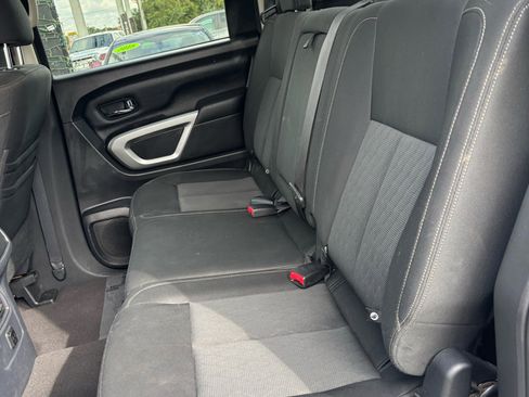 Used 2017 Nissan Titan SV image 8