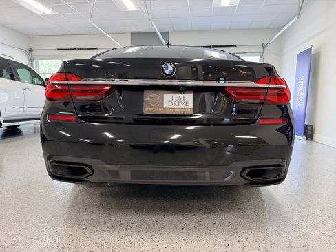 Used 2019 BMW 740i w/ M Sport Package image 7