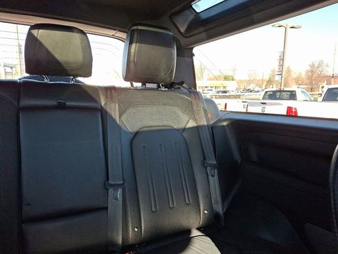 Used 2022 Land Rover Defender 90 X-Dynamic S image 21