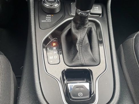 Used 2023 Jeep Cherokee Altitude Lux image 29