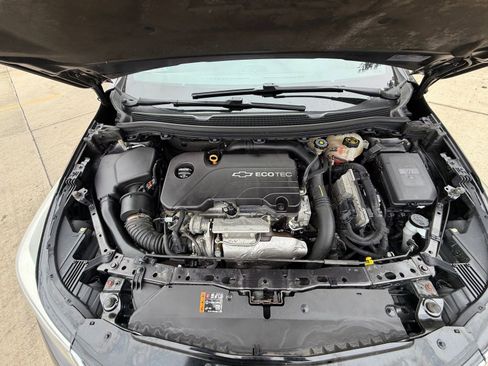 Used 2017 Chevrolet Cruze LT w/ Convenience Package image 35