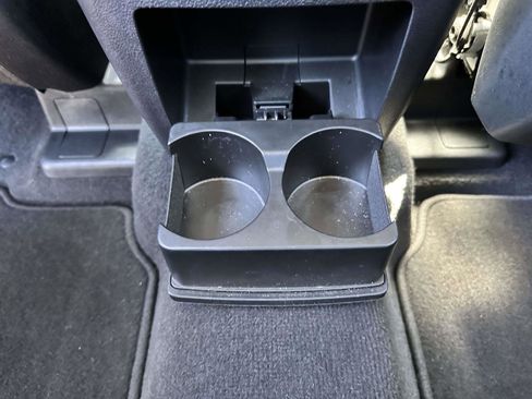 Used 2022 Ford Explorer XLT w/ Equipment Group 202A image 15