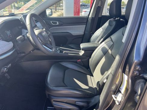 Used 2022 Jeep Compass Latitude AWD/4WD image 8