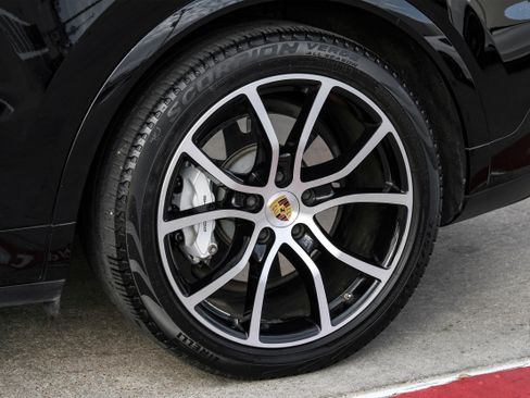 Used 2019 Porsche Cayenne Turbo image 62