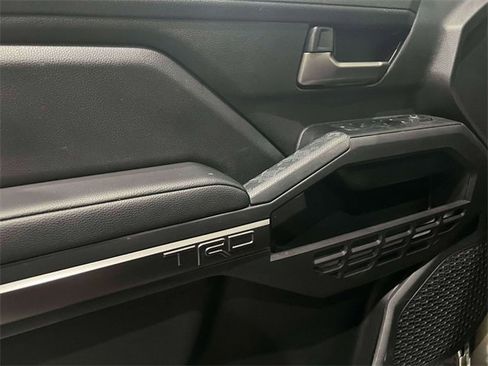 Certified 2025 Toyota Tacoma TRD Off-Road image 20
