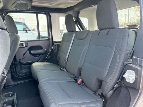 Used 2024 Jeep Wrangler Sport S image 23