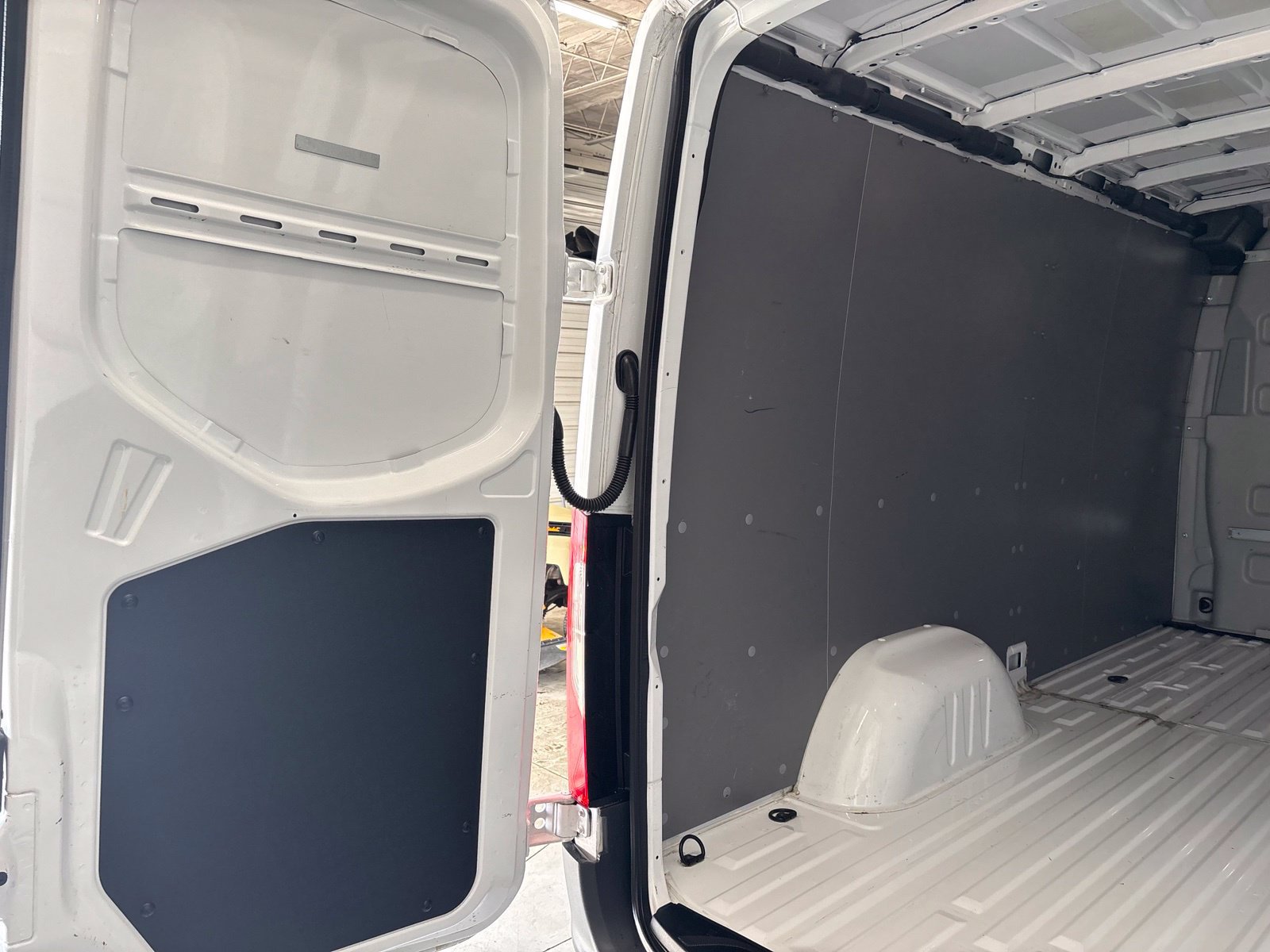 Used 2019 Mercedes-Benz Sprinter 4x4 144 image 34