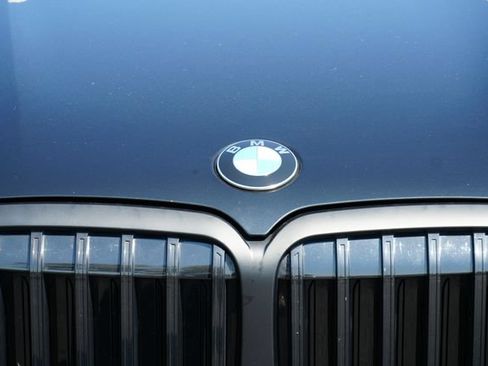 Used 2024 BMW X7 xDrive40i w/ M Sport Package AWD/4WD image 5